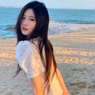 模仿女孩